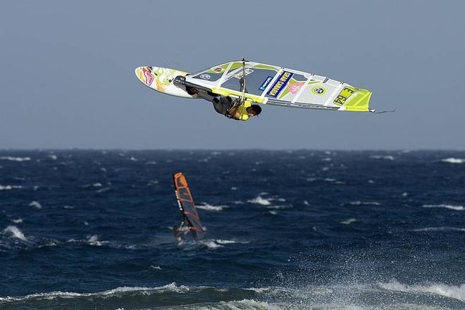 Daida Moreno, crowned event winner, 2008 Gran Canaria PWA Grand Slam ©  John Carter / PWA http://www.pwaworldtour.com
